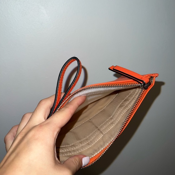 Guess clutch - Picture 3 of 3